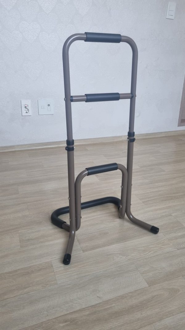어르신 보행 보조기구, 안전바