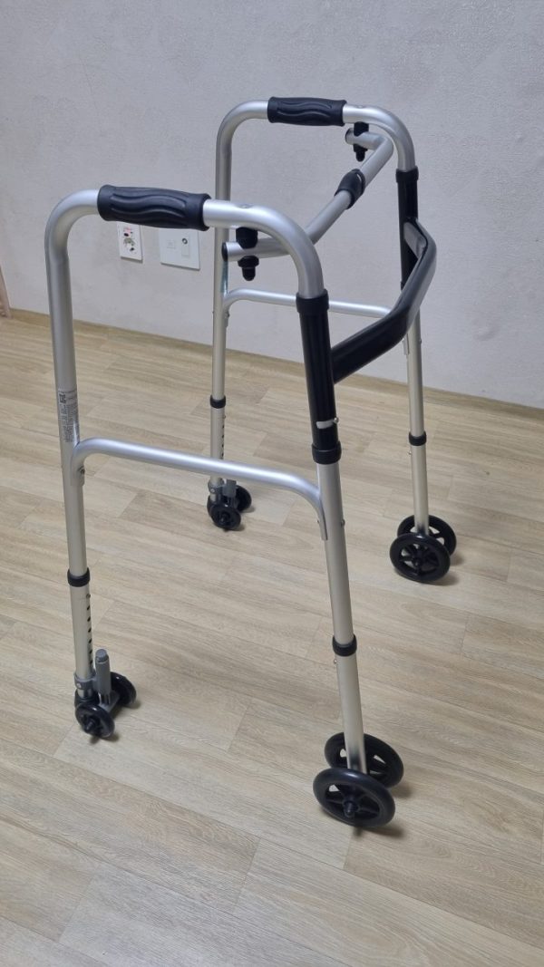 어르신 보행 보조기구 워커